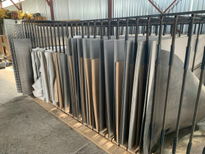 Рубим нержавеющий лист по вашим размерам!