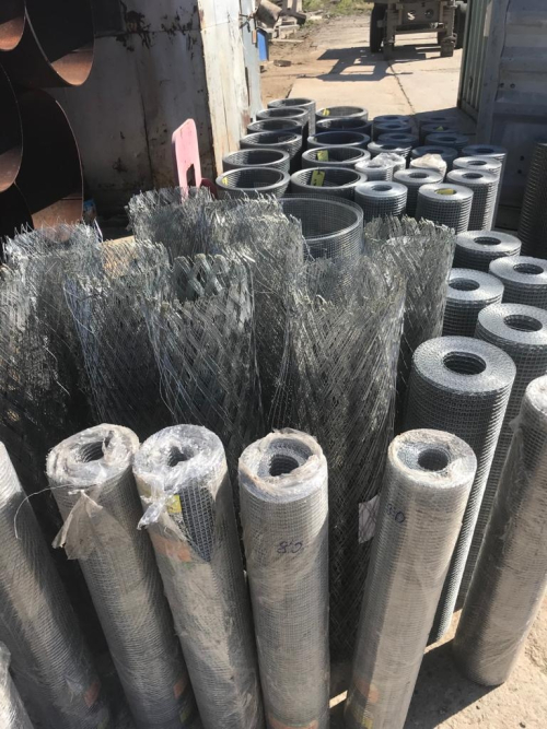 Оцинкованная сетка РАЗНАЯ на складе Град Сталь в Хабаровске.